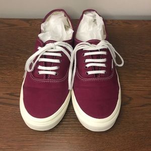 Maroon/burgundy vans womens size 8